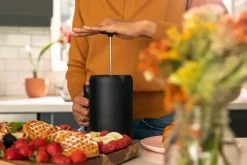 Clara koffiepers 70,9 cl, Matte black