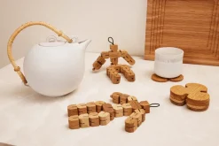 Clumsy Hans pannenonderzetter, Eikenhout