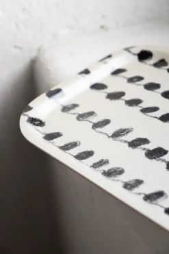 Dot dienblad 22x43 cm, Black-white