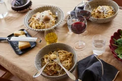 Edith tafelkleed 150x280 cm, Beige