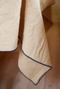 Edith tafelkleed 150x280 cm, Beige