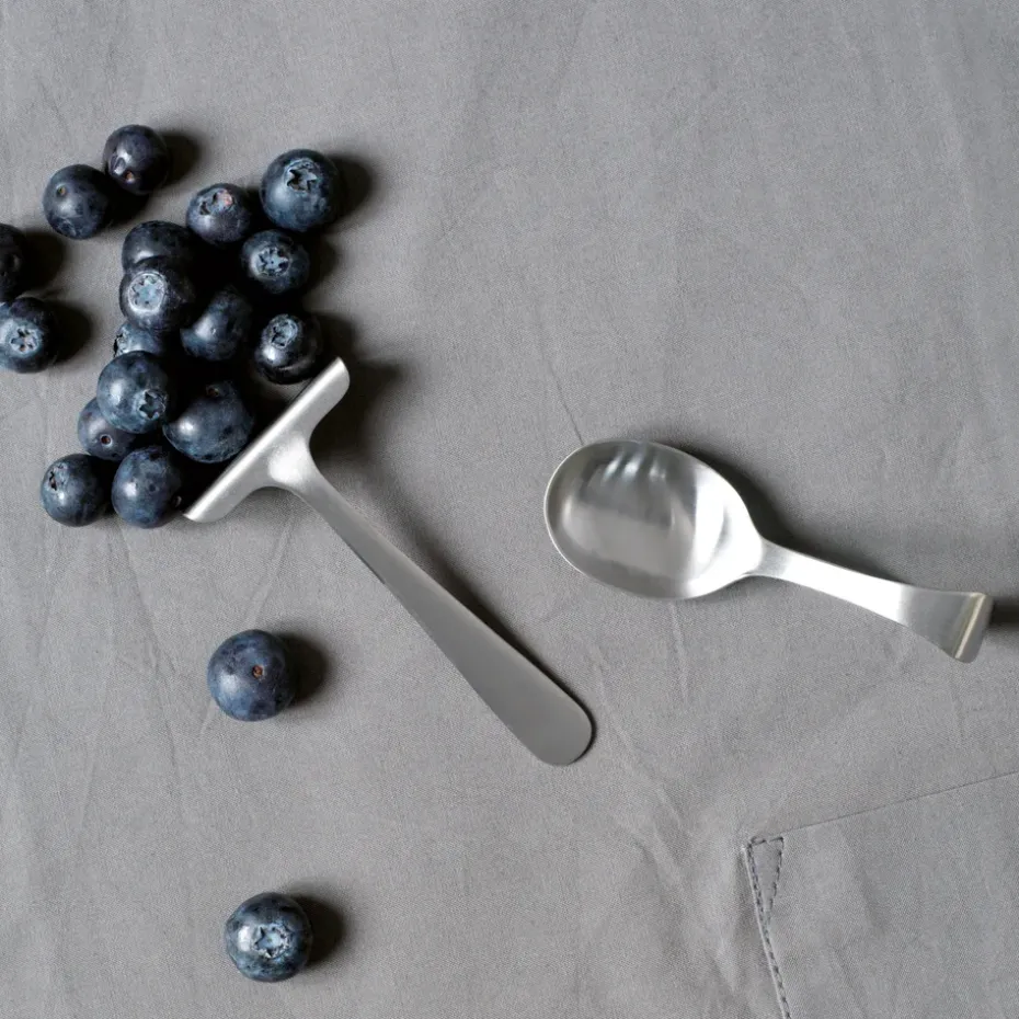 Grand Prix kinderbestek en slabbetje 3-delig, Matte steel