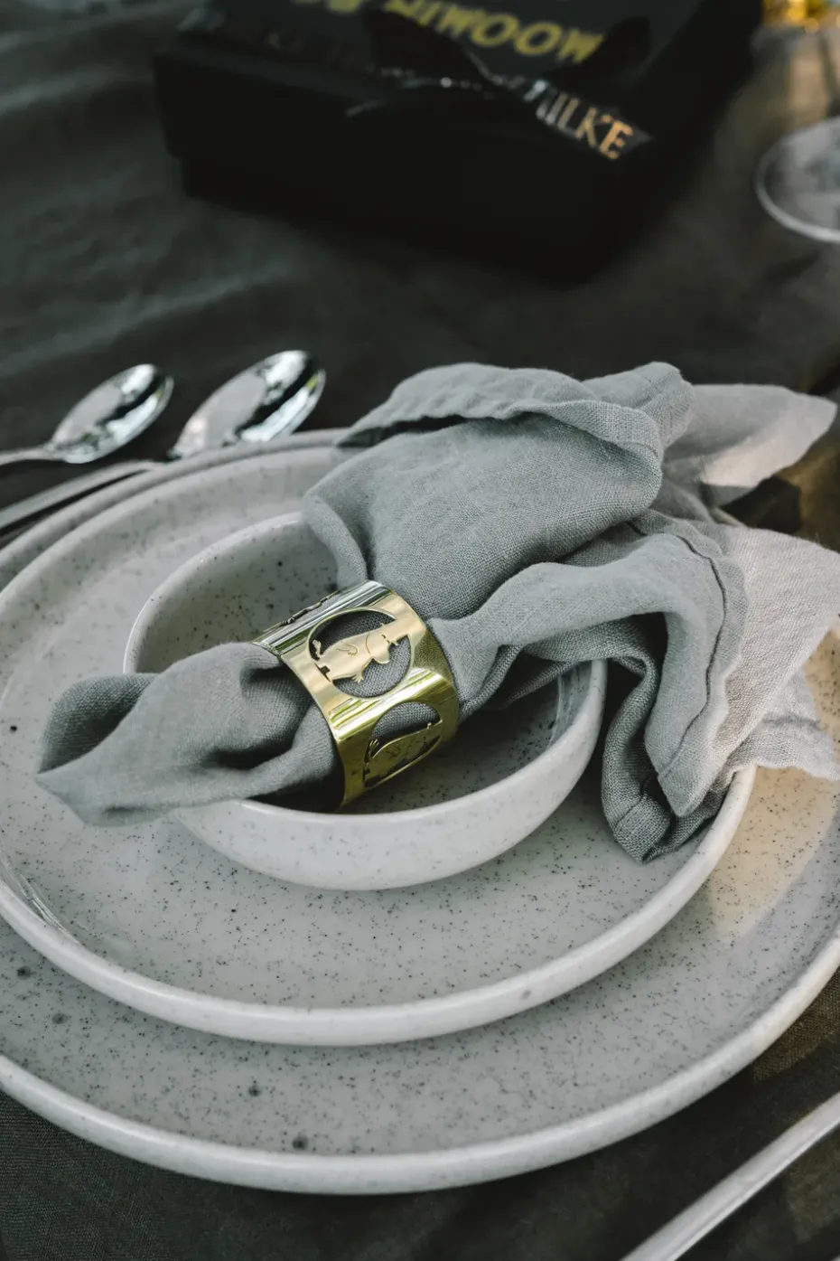 Hilke X Moomin servetringen Moominpappa 2-pack, Vernikkeld messing