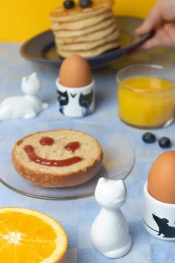 Kattenfamilie eierdop 4 delen, Wit-zwart-blauw