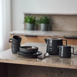 Lines theepot 1,5 liter, donkergrijs