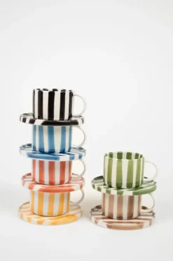 Monica kop met schotel, Roest