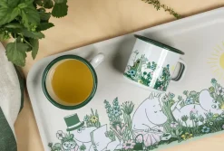 Moomin emaille mok 37 cl, In the garden