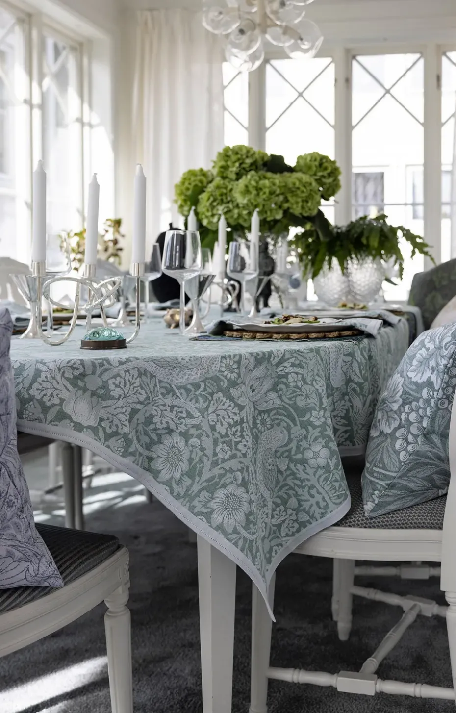 Strawberry Thief tafelkleed 150x300 cm, Groen