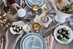 Swedish Grace bord Ø27 cm, ice (lichtblauw)