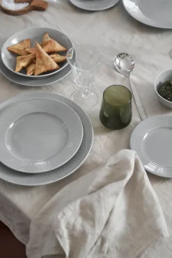Swedish Grace bord Ø27 cm, Mist (grijs)
