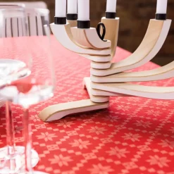 Åttebladrose tafelkleed, 150 x 260 cm.